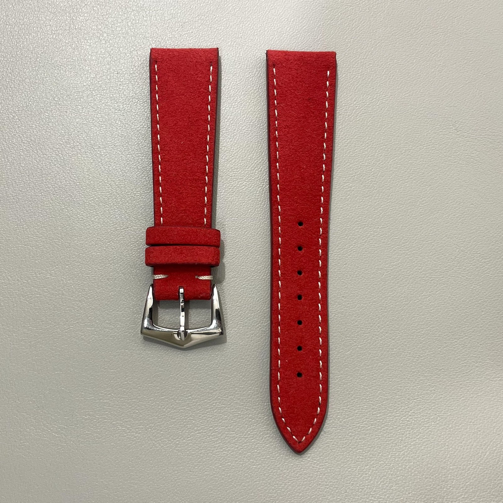 Alcantara rossa - immagine 4