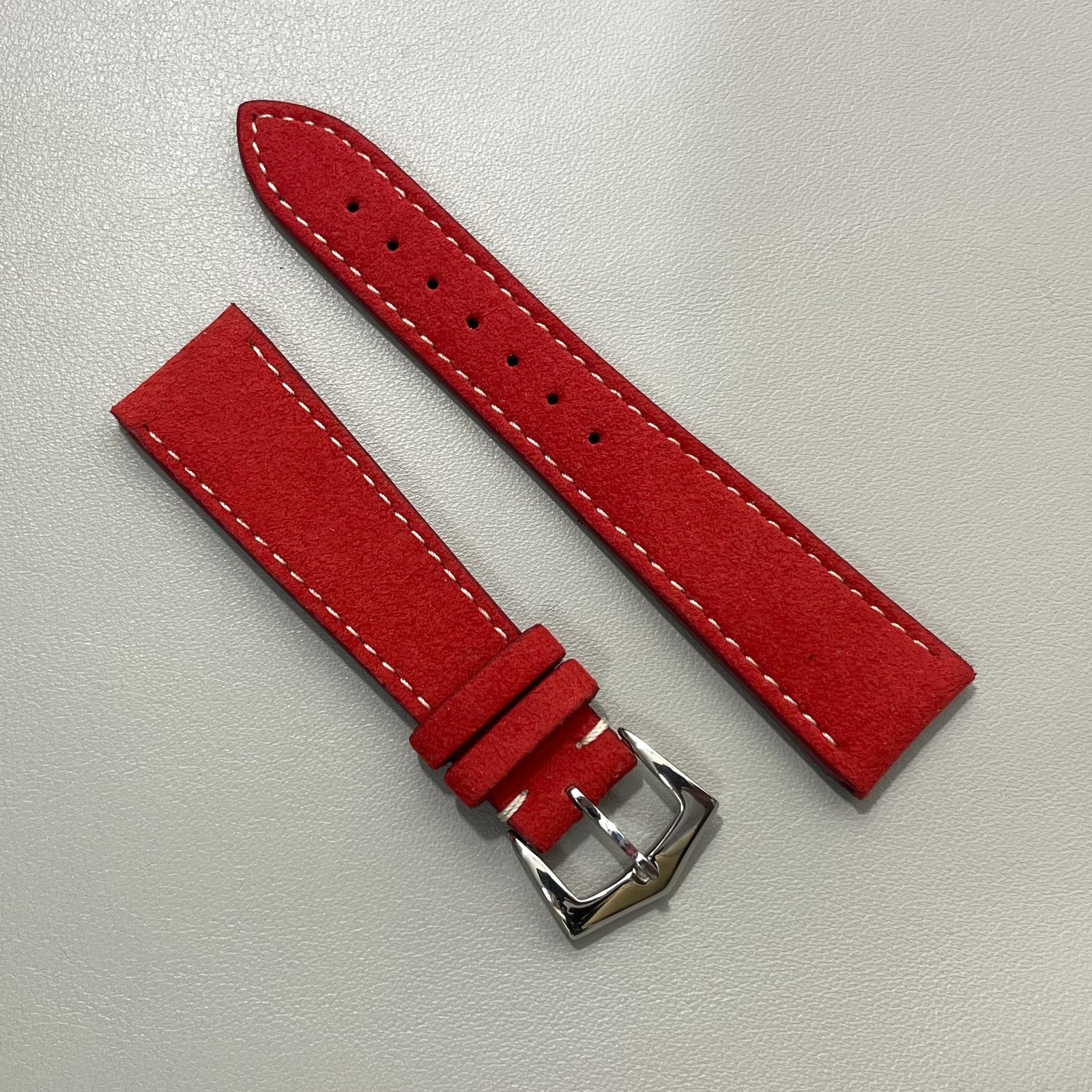 Alcantara rossa - immagine 3
