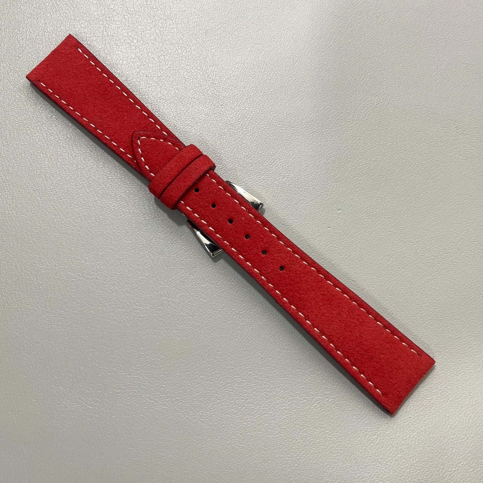 Alcantara rossa - immagine 2